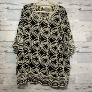 Solitaire Embroidered Tunic Top Black White Short Sleeve Scalloped Size 1X